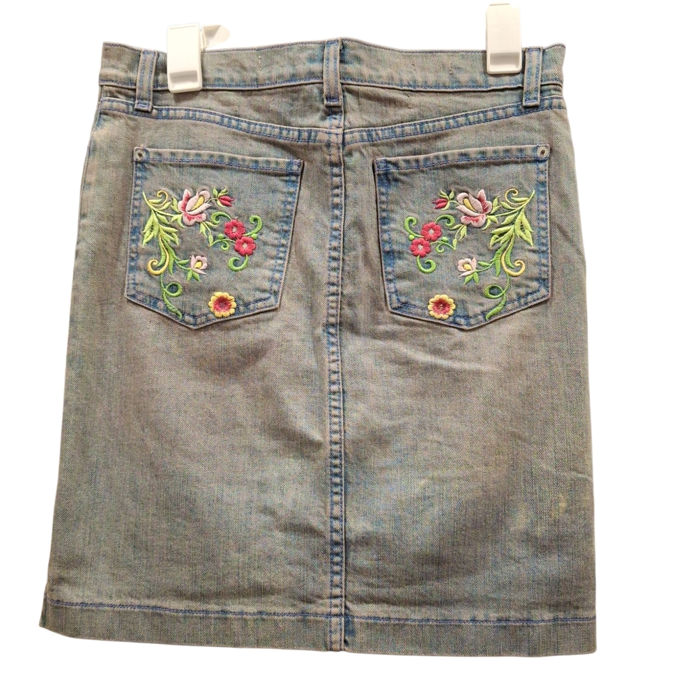 "Flesh Jeans" Sz.4 Embroidered Discolored Denim Skirt. Measurements in photos.